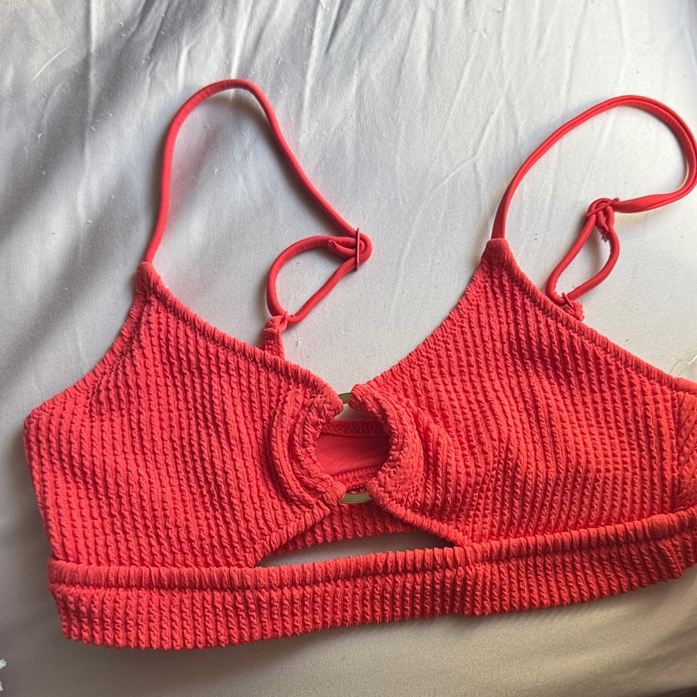 Arie coral Textured Women's swimsuit top